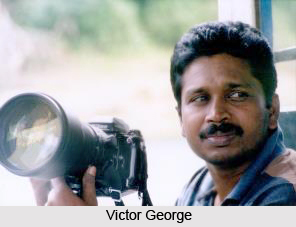 വിക്ടർ ജോർജ് ഓർമ്മയായിട്ട് കാൽനൂറ്റാണ്ട്: സാഹസികനായ മാധ്യമപ്രവർത്തകന് ആദരമർപ്പിച്ച് കോട്ടയം; സ്മരണിക കവർ പ്രകാശനം ചെയ്തു 2 Victor George 25th Remembrance Day