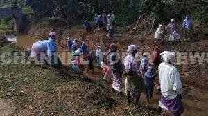 Kerala MGNREGA Job Loss: തൊഴിലുറപ്പിൽ കേരളത്തിന് വൻ തിരിച്ചടി; ജൂലൈയിൽ മാത്രം 13.47 ലക്ഷം തൊഴിൽ ദിനങ്ങൾ കുറഞ്ഞു Kerala MGNREGA Job Loss