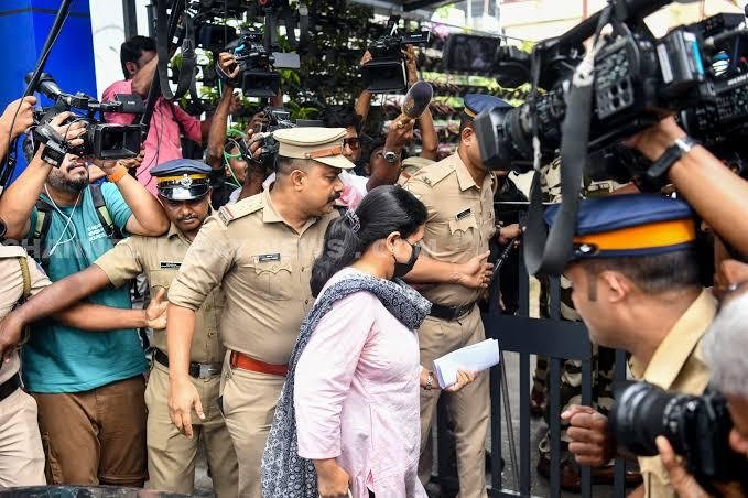 CMRL Exalogic Bribery Legal Advice: സിഎംആർഎൽ-എക്സാലോജിക് കേസ്; പിണറായിക്കെതിരെ കൈക്കൂലിക്കുറ്റം നിലനിൽക്കുമെന്ന് നിയമോപദേശം; റിയാസിനും കുരുക്ക് | സെപ്റ്റംബർ 21, 2026 - Channel Today News 4 CMRL Exalogic Bribery Legal Advice