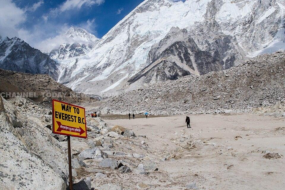 Mount Everest Khumbu Glacier Melting Base Camp Crisis